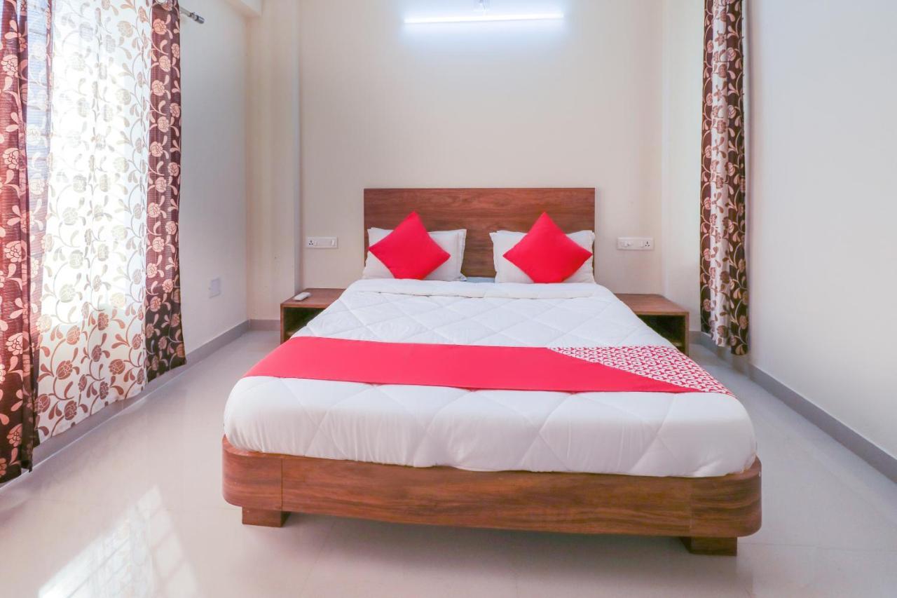 Oyo 63903 Hotel Shree Ram Villa Dwārka Værelse billede