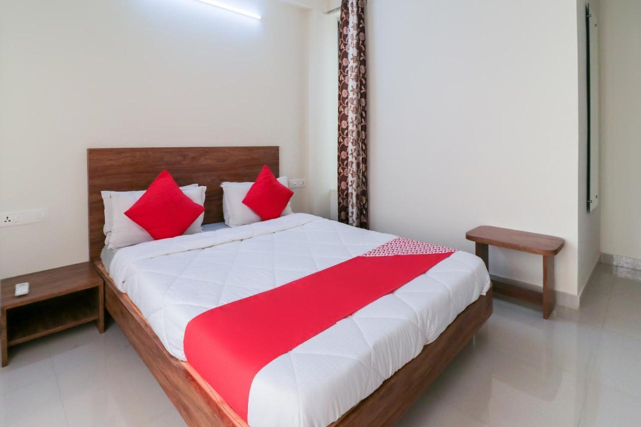 Oyo 63903 Hotel Shree Ram Villa Dwārka Eksteriør billede